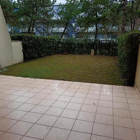 Comfy 80m From شقة